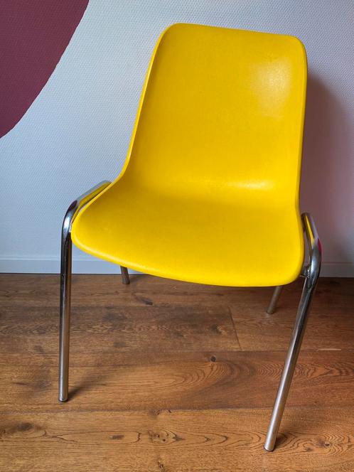 Vintage kantine / kuipstoel geel, Huis en Inrichting, Stoelen, Gebruikt, Eén, Overige kleuren, Ophalen