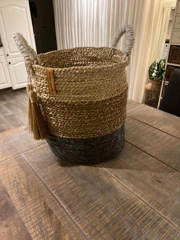 Riviera Maison mand beschikbaar voor biedingen