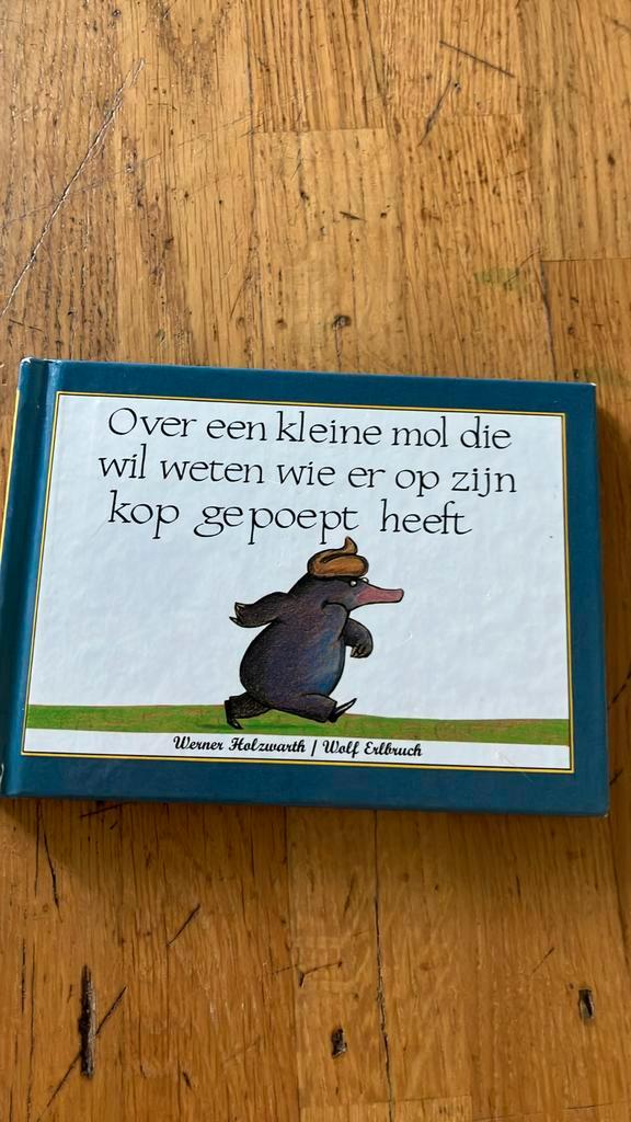 Over een kleine mol die wil weten wie er op zijn kop gepoept, Boeken, Prentenboeken en Plaatjesalbums, Gelezen, Ophalen of Verzenden