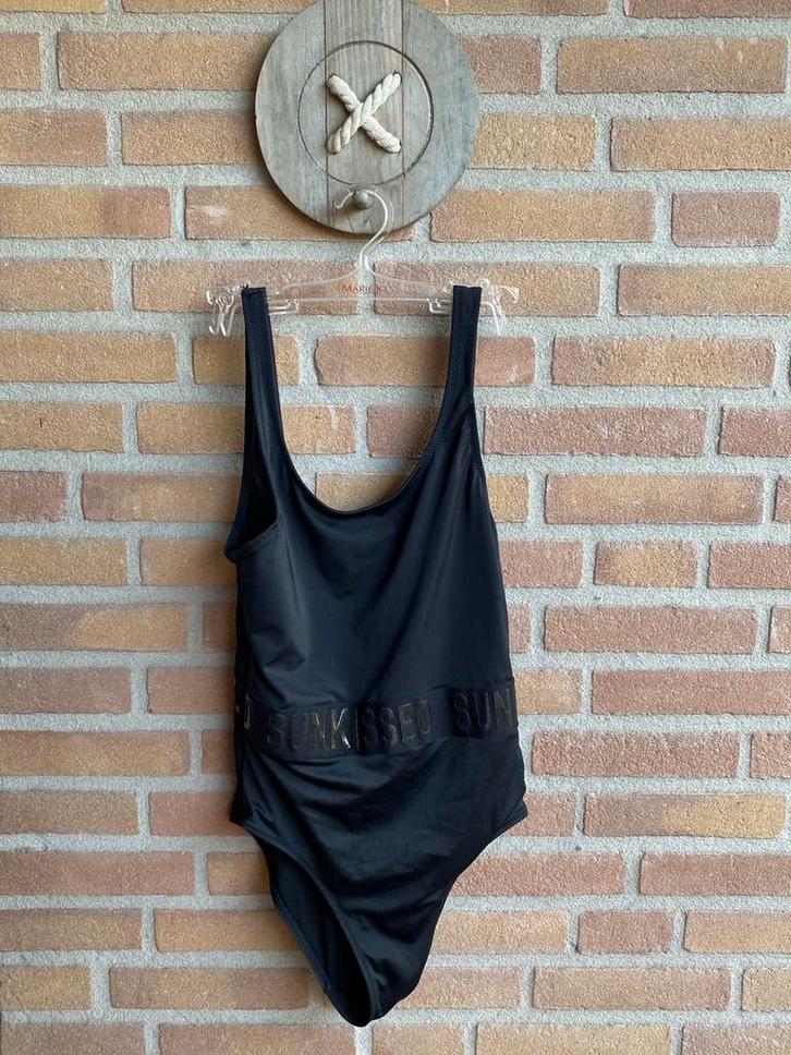 Censored badpak, Kleding | Dames, Badmode en Zwemkleding, Nieuw, Badpak, Zwart, Ophalen of Verzenden