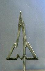 Klöckner-Humboldt-Deutz zilverkl vrachtauto speld ( D_238a ), Verzamelen, Speldjes, Pins en Buttons, Verzenden, Zo goed als nieuw