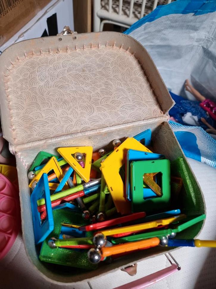 Magneten Speelset in Koffer, Kinderen en Baby's, Speelgoed | Bouwstenen, Gebruikt, Overige merken, Ophalen of Verzenden