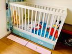 Ledikant STUVA met roze / blauwe laden, Kinderen en Baby's, Babywiegjes en Ledikanten, Ophalen, Zo goed als nieuw, Ledikant