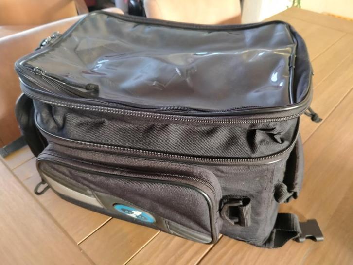 Zeer degelijke OXFORD tanktas, als nieuw. Is tevens rugzak., Motoren, Accessoires | Koffers en Tassen, Zo goed als nieuw, Ophalen of Verzenden