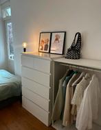 Hangkast (links) IKEA. Wit. Ongeveer 1m lang., Ophalen, Zo goed als nieuw