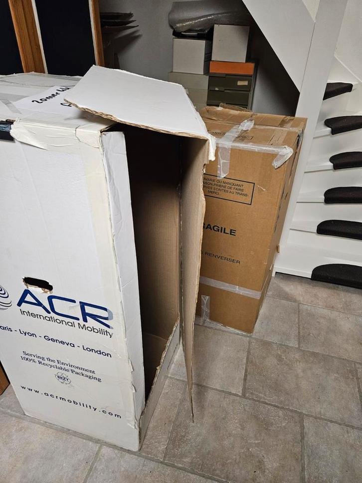 Verhuisdozen voor kleding - 4 stuks, Doe-het-zelf en Verbouw, Kratten en Dozen, Gebruikt, Doos, 35 tot 50 cm, Ophalen