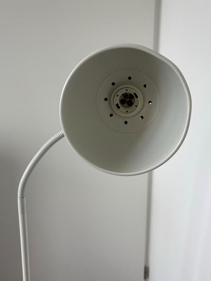 IKEA Lersta Staande Lamp - Wit, Huis en Inrichting, Lampen | Vloerlampen, Gebruikt, 100 tot 150 cm, Metaal, Ophalen
