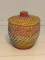 Tot 1-2-2026: handgemaakte, gevlochten mand met deksel, Ophalen, Mand, Rond, Zo goed als nieuw