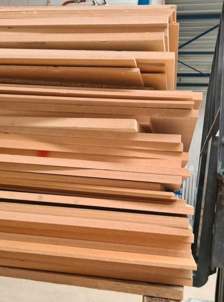Grote partij MDF platen tot 18mm., Doe-het-zelf en Verbouw, Hout en Planken, Zo goed als nieuw, Plank, Overige houtsoorten, Minder dan 200 cm