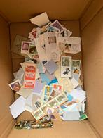 Doos 4500 buitenland, Postzegels en Munten, Postzegels | Volle albums en Verzamelingen, Verzenden, Buitenland