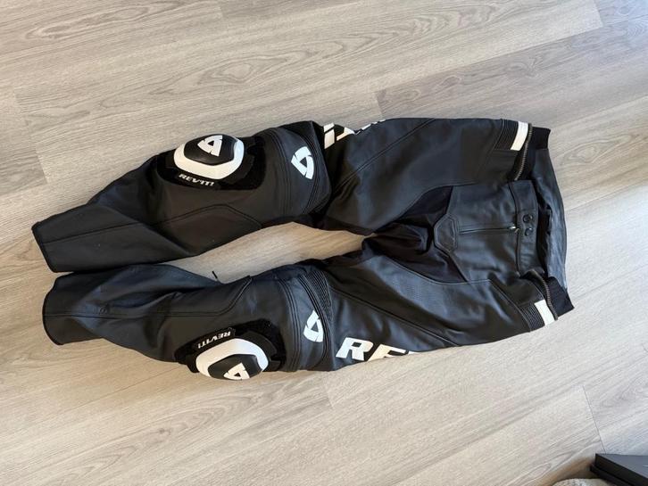 Rev'IT Motorbroek (Leer) 52 Long, Motoren, Kleding | Motorkleding, Broek | leer, Heren, Nieuw zonder kaartje, Ophalen of Verzenden