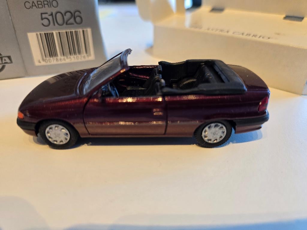 Opel Astra cabrio 1993 1/43, Hobby en Vrije tijd, Modelauto's | 1:43, Ophalen of Verzenden, Zo goed als nieuw, Auto, Gama