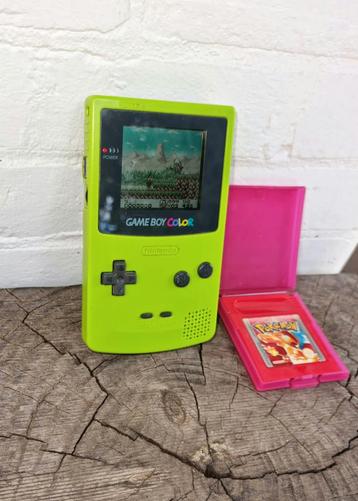 Game Boy Color (Groen) + 2 Games beschikbaar voor biedingen