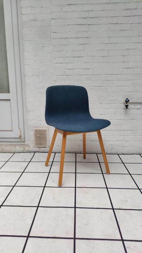 HAY About A Chair AAC13 - eiken - blauw, Huis en Inrichting, Stoelen, Gebruikt, Eén, Hout, Stof, Blauw, Ophalen