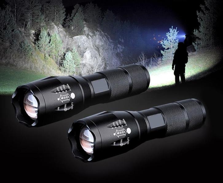 Militaire Zaklamp 500 Mtr Bereik 1+1 GRATIS!, Caravans en Kamperen, Zaklampen, Nieuw, Batterij, Ophalen of Verzenden