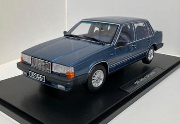 Volvo 760 Turbo 1:18 Triple 9 in diverse metallic kleuren  beschikbaar voor biedingen