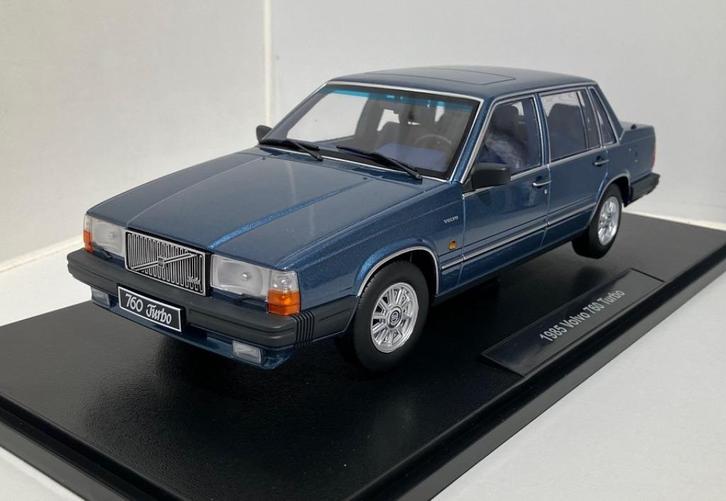 Volvo 760 Turbo 1:18 Triple 9 in diverse metallic kleuren, Hobby en Vrije tijd, Modelauto's | 1:18, Nieuw, Auto, Overige merken