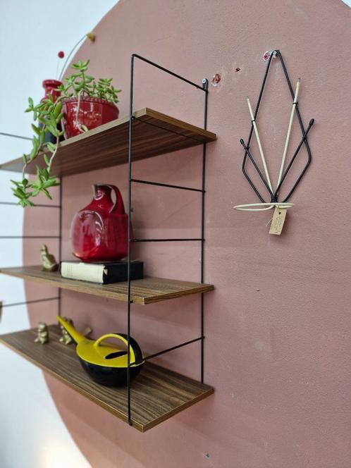 Vintage boekenrek / wandrekje jaren 70, Huis en Inrichting, Woonaccessoires | Wandplanken en Boekenplanken, Gebruikt, Ophalen