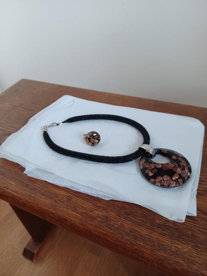 Handgemaakte sieraden set Groznjan, Kroatië, Sieraden, Tassen en Uiterlijk, Kettingen, Zo goed als nieuw, Steen of Mineraal, Bruin