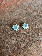 Te koop 2 paar clip oorbellen uit de 60 jaren, Sieraden, Tassen en Uiterlijk, Oorbellen, Ophalen of Verzenden, Zo goed als nieuw