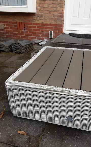 B7 Club Collection lounge hocker tafel tuintafel loungetafel beschikbaar voor biedingen