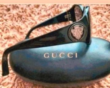 Zwarte vintage Gucci zonnebril type GG 3026/s D28
 beschikbaar voor biedingen