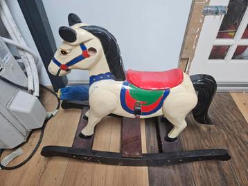 Houten Schommelpaard - Klassiek Speelgoed beschikbaar voor biedingen