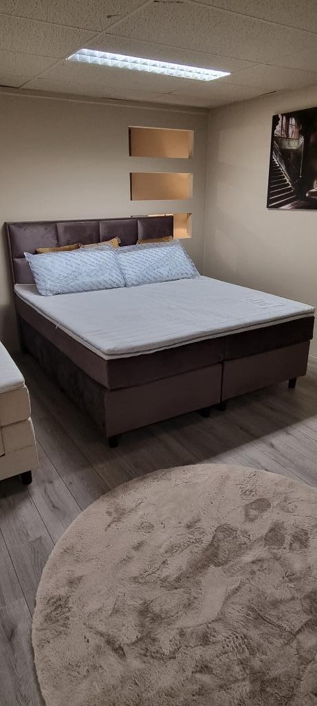 Bij aankoop van een luxe boxspring: 2 GRATIS Emma kussens!, Huis en Inrichting, Slaapkamer | Boxsprings, Nieuw, 180 cm, 200 cm