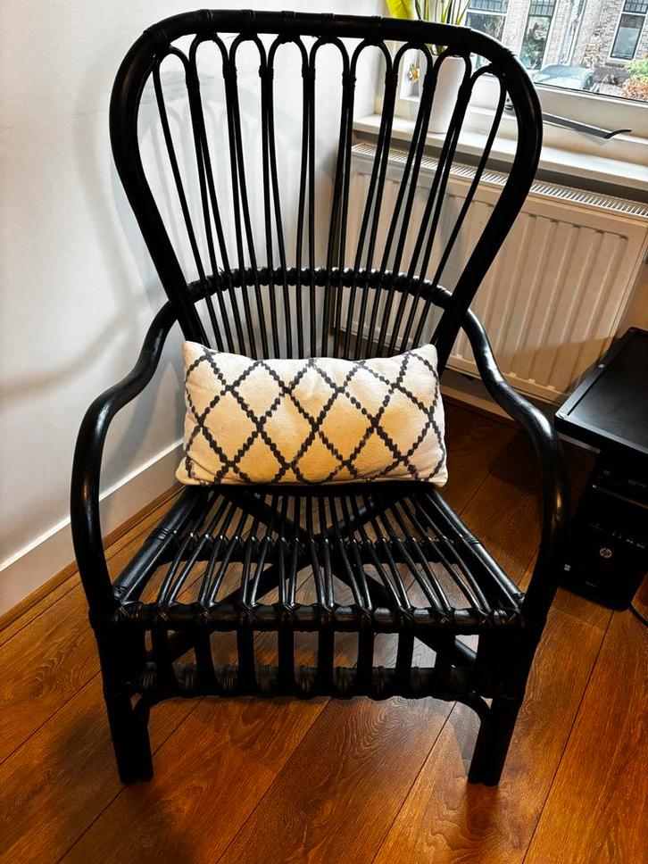 Mooie rieten stoel, Huis en Inrichting, Stoelen, Gebruikt, Eén, Riet of Rotan, Zwart, Ophalen