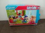 Playmobil city life kinderen met verkleedkoffer 70283, Ophalen of Verzenden, Zo goed als nieuw, Complete set