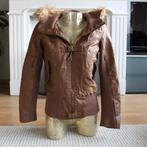 Zeer Mooie Bruine Only Jas (S) € 40,-, Kleding | Dames, Jassen | Winter, Only, Bruin, Ophalen of Verzenden, Zo goed als nieuw