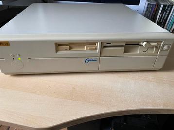 Te koop 486 pc met 5.25 en 3.5 floppy driver beschikbaar voor biedingen