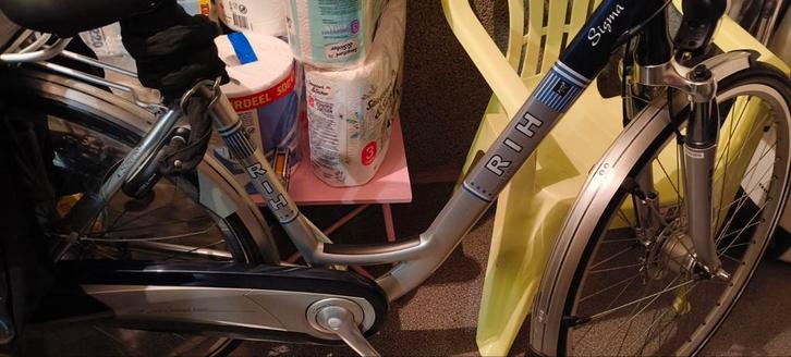 Damesfiets, Fietsen en Brommers, Fietsen | Dames | Damesfietsen, Zo goed als nieuw, Overige merken, Versnellingen, Ophalen