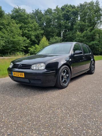 Volkswagen Golf 1.6 77KW 2003 Zwart beschikbaar voor biedingen