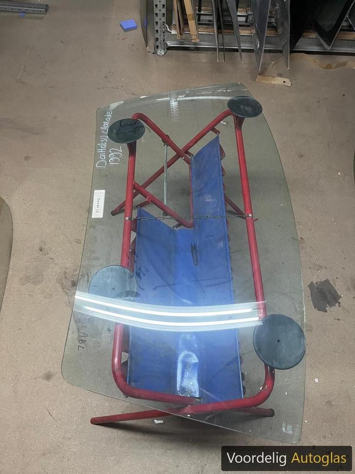 DAIHATSU CHARADE G-10 78 - 83 VOORRUIT GELAAGD BLAUW, Auto-onderdelen, Ruiten en Toebehoren, Daihatsu, Nieuw, Ophalen of Verzenden