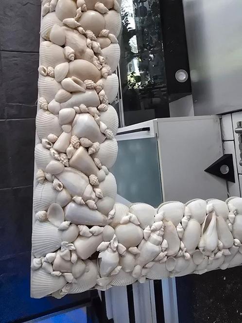 Mooie witte grote schelp spiegel, Huis en Inrichting, Woonaccessoires | Spiegels, Zo goed als nieuw, Minder dan 50 cm, Rechthoekig