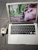 Macbook air 2,2 GHz. 2017 A1466  8G Ram 256G SSD, hoekdeuk, Gebruikt, 256 GB, 2 tot 3 Ghz, Qwerty