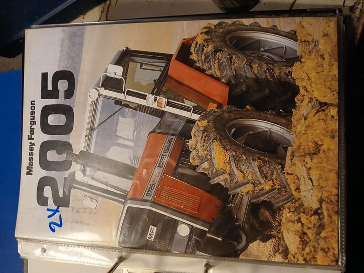 Massey ferguson 2000 serie folders, Boeken, Auto's | Folders en Tijdschriften, Zo goed als nieuw, Overige merken, Ophalen of Verzenden