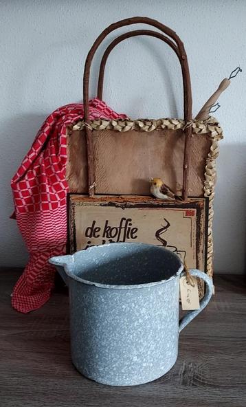 Emaille waterkan schenkkan grijs beschikbaar voor biedingen