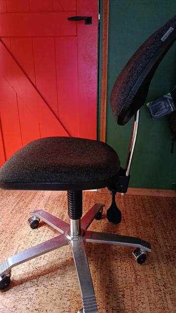 Score bureaustoel - Hoogte verstelbaar beschikbaar voor biedingen