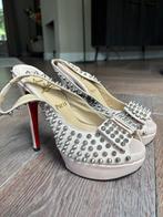 Louboutin Lady Peep Spikes Beige Maat 39, Ophalen of Verzenden, Gedragen, Beige, Pumps