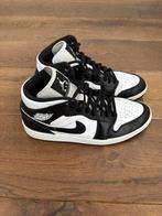 Jordan 1 mid black, Kleding | Heren, Schoenen, Zwart, Ophalen of Verzenden, Sneakers of Gympen, Gedragen