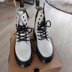 Dr. Martens Jadon White maat 38, Ophalen of Verzenden, Zo goed als nieuw, Wit
