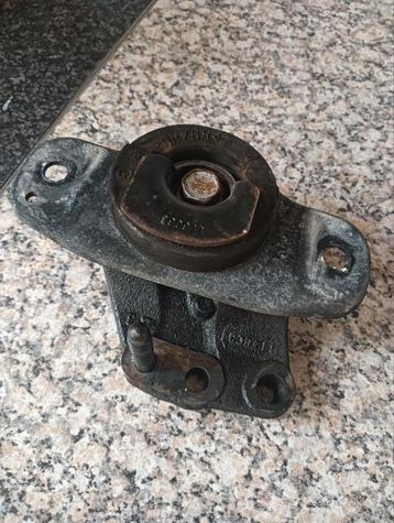 Motorsteun Auto Onderdeel beschikbaar voor biedingen