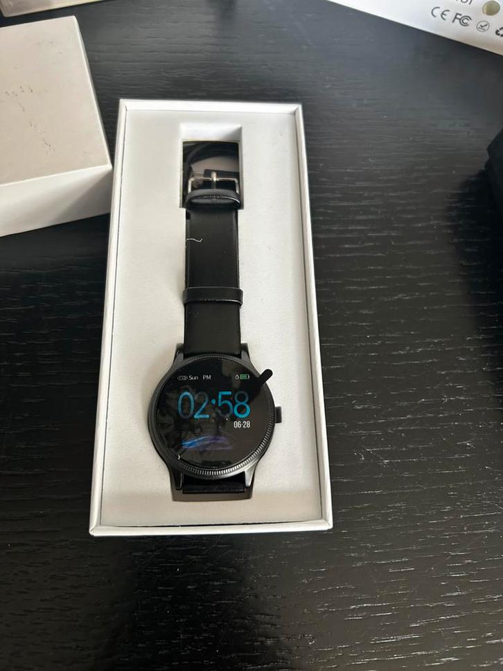 Smart watch for sale., Sieraden, Tassen en Uiterlijk, Smartwatches, Nieuw, Android, Zwart, Ophalen of Verzenden