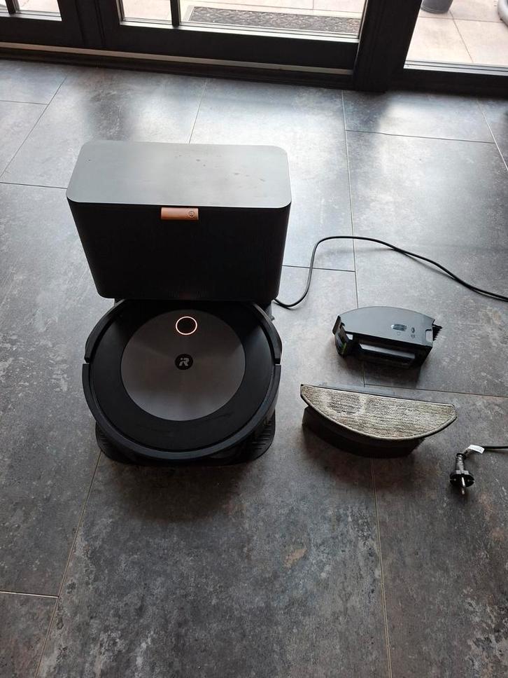 Roomba i7+ Robotstofzuiger met dweilfunctie, Witgoed en Apparatuur, Stofzuigers, Zo goed als nieuw, Robotstofzuiger, Minder dan 1200 watt