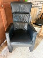 Zwarte Lederen Sta Op Stoel, Huis en Inrichting, Fauteuils, Ophalen, Gebruikt, 50 tot 75 cm, Leer