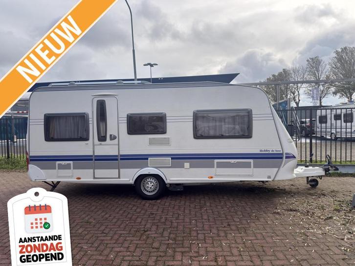 Hobby De Luxe 495 UFE, Enkelle bedden, Rondzit!! Zondag open, Caravans en Kamperen, Caravans, Bedrijf, 1000 - 1250 kg, Rondzit