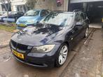 BMW 3ER REIHE 325i Automaat/Leder/2.Sleutels/Boekjes/Park.se, Auto's, BMW, Automaat, 745 kg, Achterwielaandrijving, Gebruikt