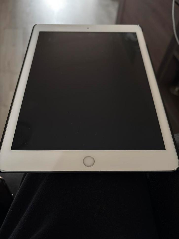 iPad 6e generatie - Perfecte staat!, Computers en Software, Apple iPads, Zo goed als nieuw, Apple iPad, Wi-Fi, 9 inch, 32 GB, Zilver